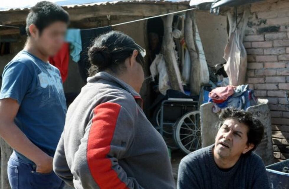 Denunció a su pareja y a sus hijos por maltrato y golpes