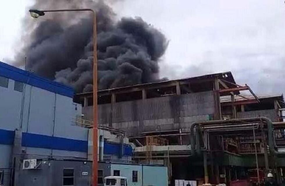 Incendio en una refinería de Ensenada