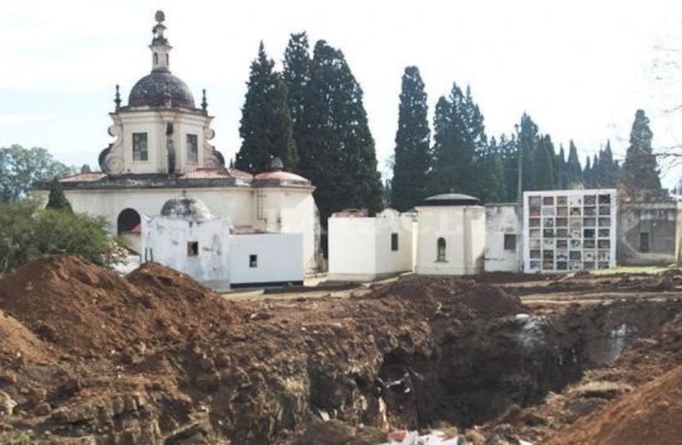 Buscarán restos de desaparecidos en un cementerio salteño