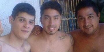 Luciano Cabral junto a su padre y un recluso en la cu00e1rcel de San Rafael.