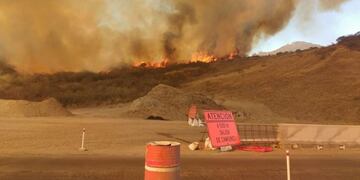 El fuego sigue con un frente activo de un kilómetro\u002E