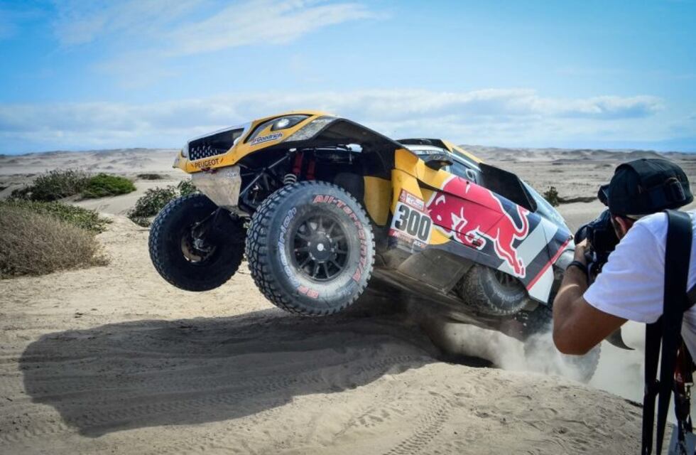 Peterhansel, el Señor Dakar, sigue en carrera