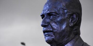 Busto del expresidente Raúl Alfonsín inaugurado en San Salvador de Jujuy\u002E