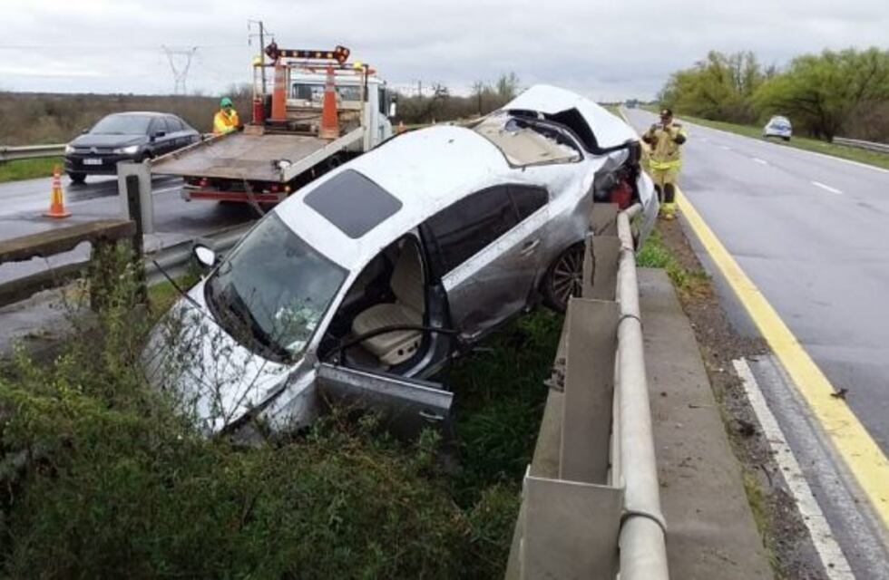 El lunes lluvioso finalizó con dos accidentes en la Autovía 12