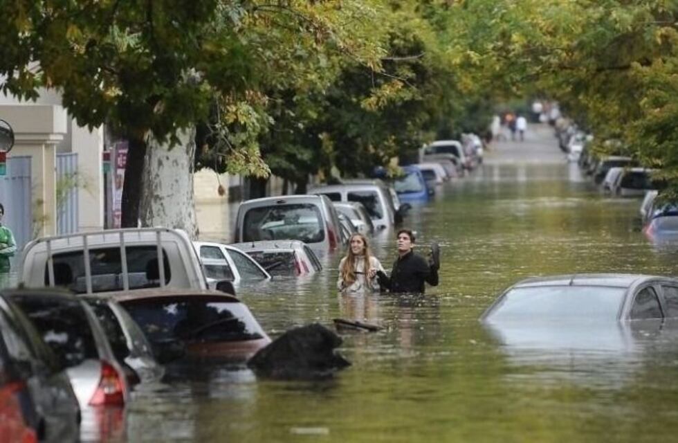 Víctimas de la inundación en La Plata reclamaron juzgamiento a "responsables políticos"