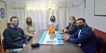 Autoridades municipales recibieron a los funcionarios provinciales\u002E