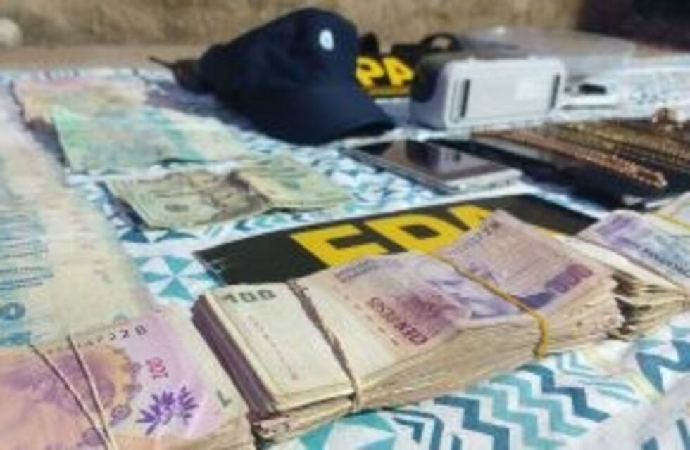 Barrio Providencia: hallan cocaína, $150 mil y un uniforme policial