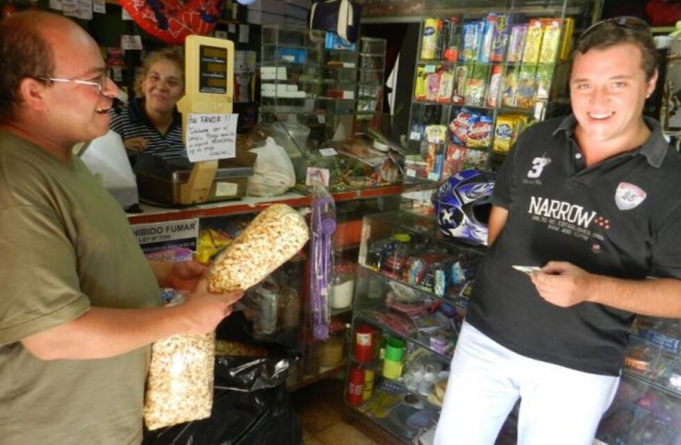 Tiene Síndrome de Down y vende pochoclos para ir a la facultad
