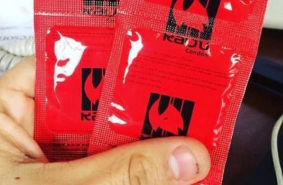 Zimbabwe le reclama a China que sus preservativos son "demasiado chicos"