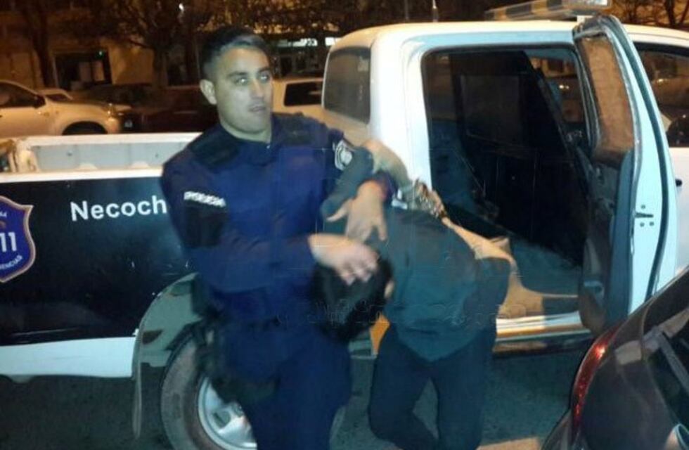 Roba a su hermana y amenaza a su padre