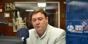 Artaza se comprometió a hacer 400 nuevas casas en caso de imponerse en las elecciones del domingo\u002E