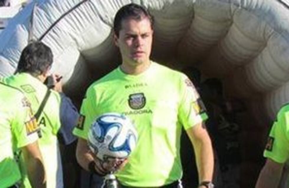 Primera Nacional: Emanuel Ejarque será el árbitro del partido entre Santamarina y San Martín