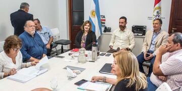 La Provincia analiza ofrecer 12% de aumento a los docentes (@SantaFeTrabajo)