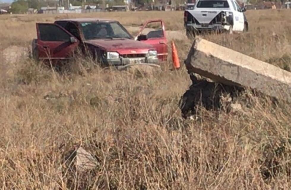 Hallan un cuerpo sin vida en un auto: se entregó el autor del disparo