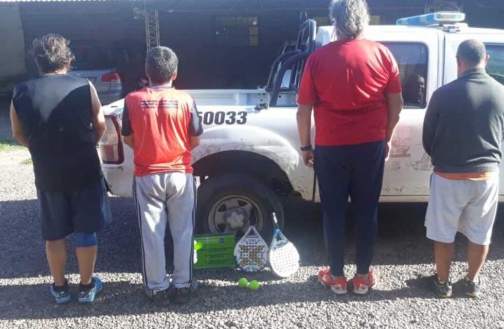 A jugar al padel a la comisaría