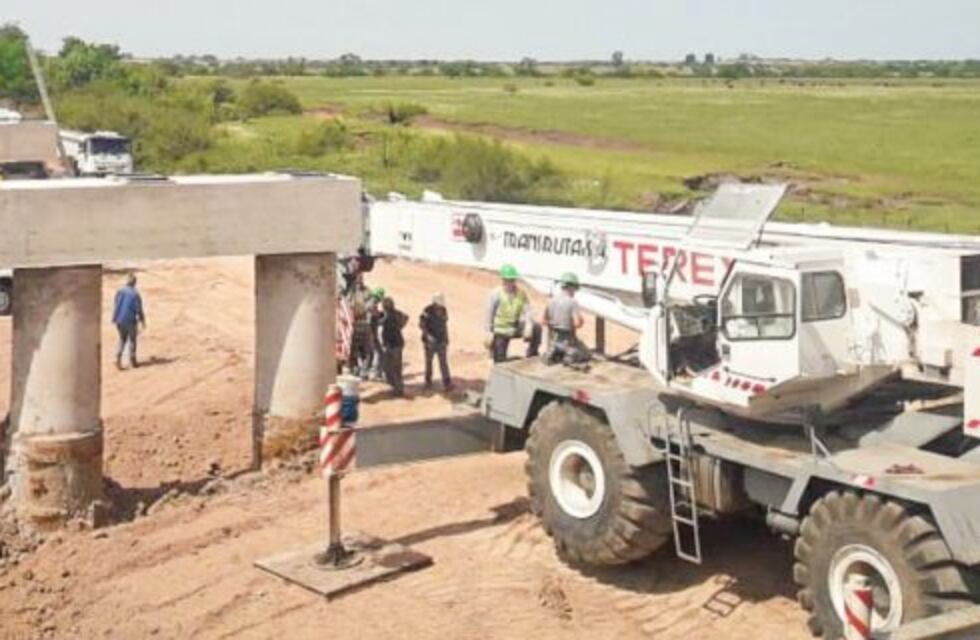 Avanza la obra en los puentes sobre arroyo Don Cristóbal en el departamento Nogoyá
