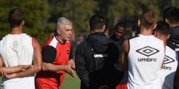 La Lepra vuelve a las prácticas este lunes en horario vespertino\u002E (CANOB)