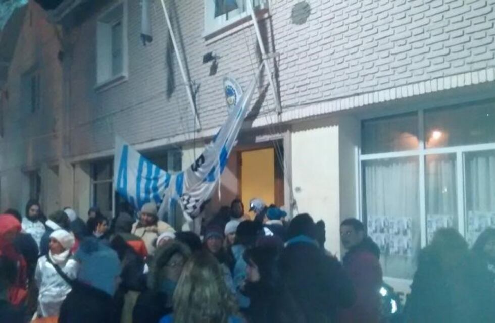 Los docentes de Santa Cruz mantendrán desde mañana una semana completa de paro