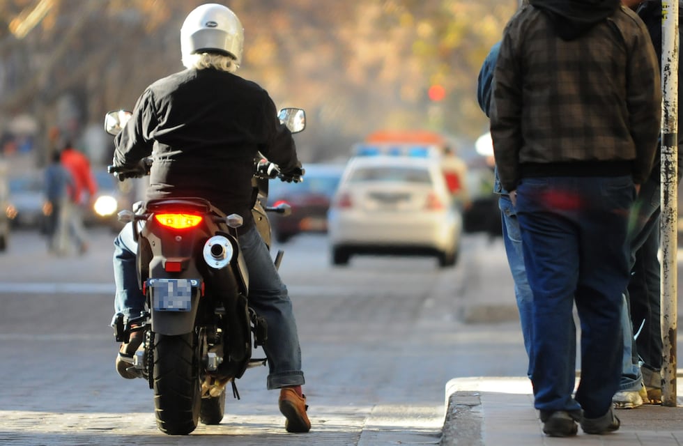 Motochorro atacó a su víctima en movimiento y la mandó al hospital