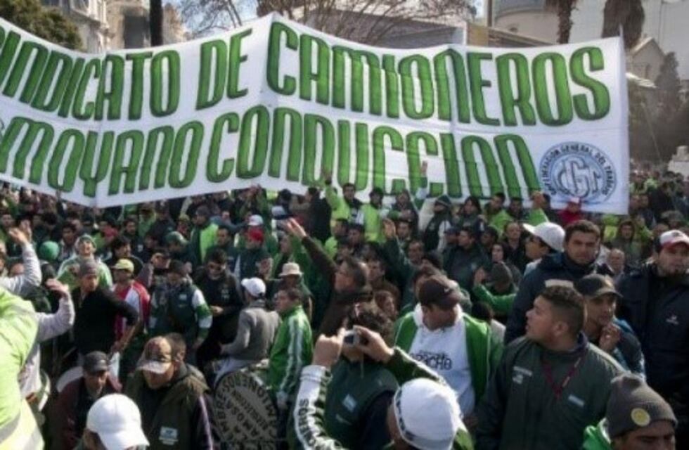 Trascendió el audio de un dirigente santafesino que ofrece 300 pesos para ir a la marcha de Moyano