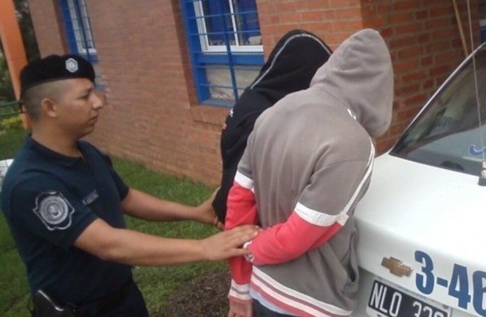 Apuñaló al preceptor y volvió a robar en la misma escuela de Garupá