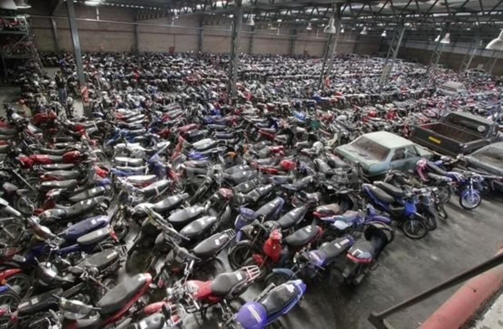 Lo pescaron in fraganti cuando intentaba "rescatar" su moto del corralón municipal