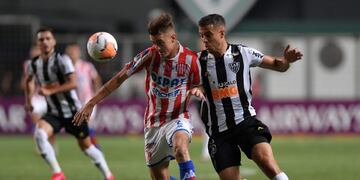 El futbolista disputó la revancha en Brasil para eliminar a Atlético Mineiro\u002E (AFP)