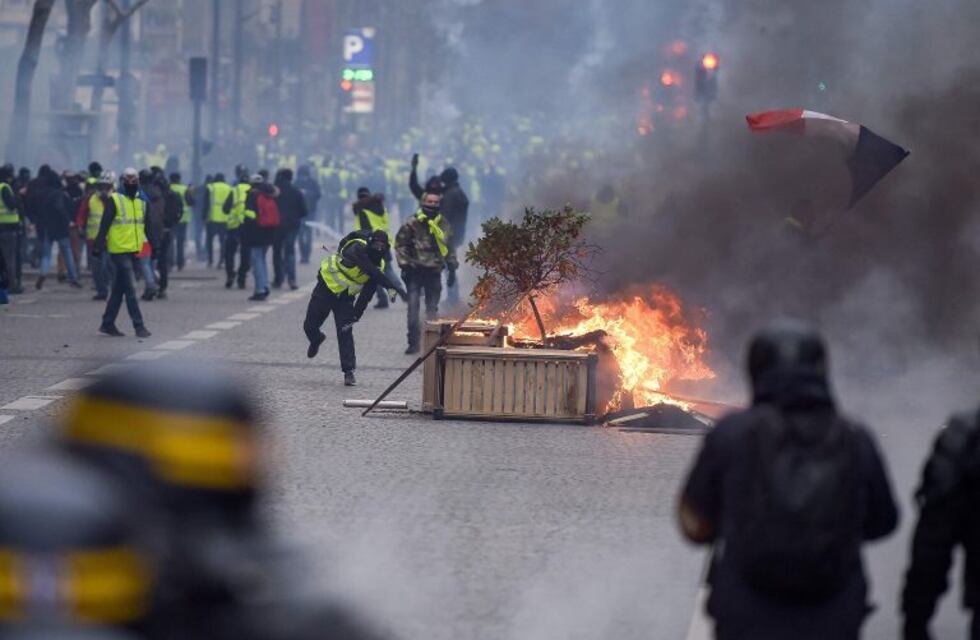 Putin avisó que no permitirá en Rusia disturbios como los de París