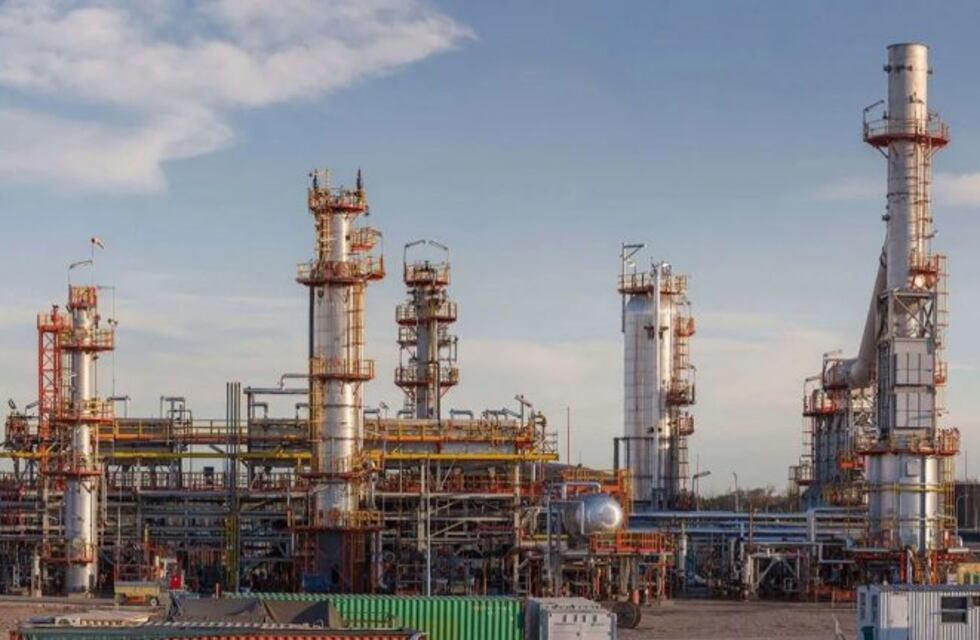 Tras ganar 19% más, YPF cambia la conducción de la refinería de Luján