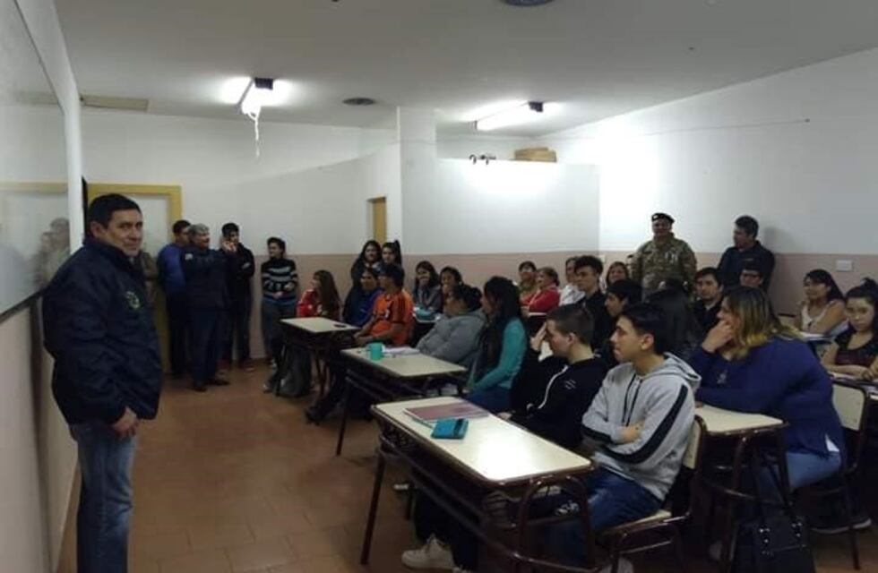 Destacan trabajo docente para que los adultos terminen la primaria