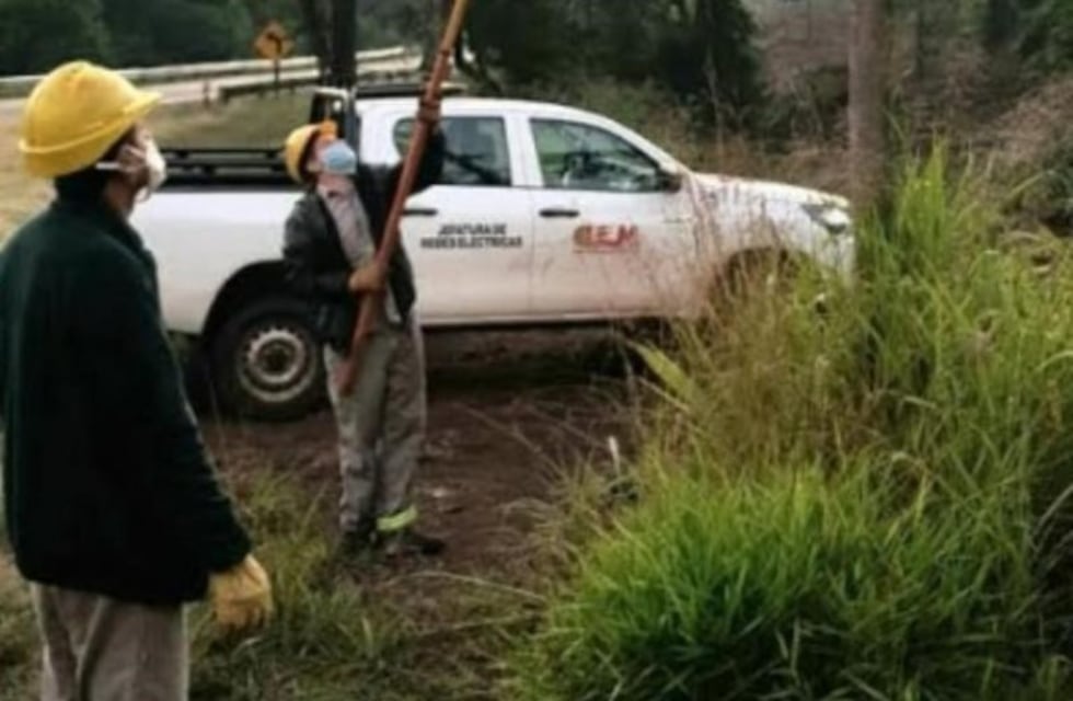 Instalaron un nuevo tramo de tendido eléctrico en la aldea Perutí de El Alcázar