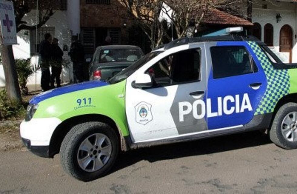 Golpe comando a una distribuidora de figuritas del Mundial en Carapachay