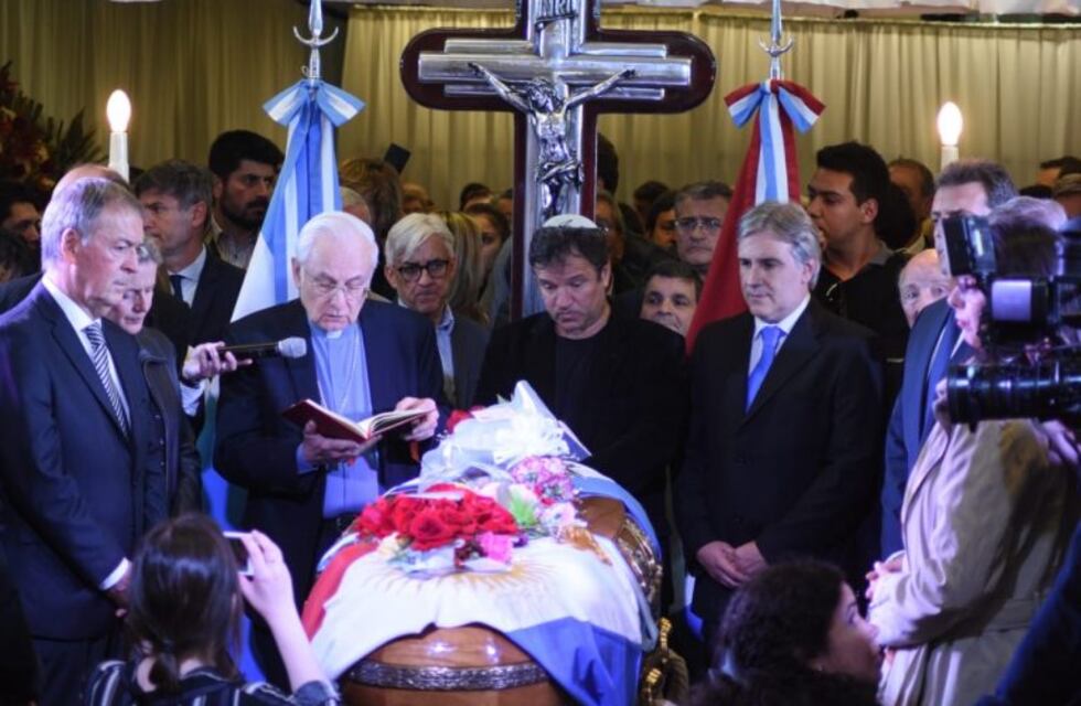 Religiosos de Córdoba despidieron a José Manuel de la Sota en el Centro Cívico