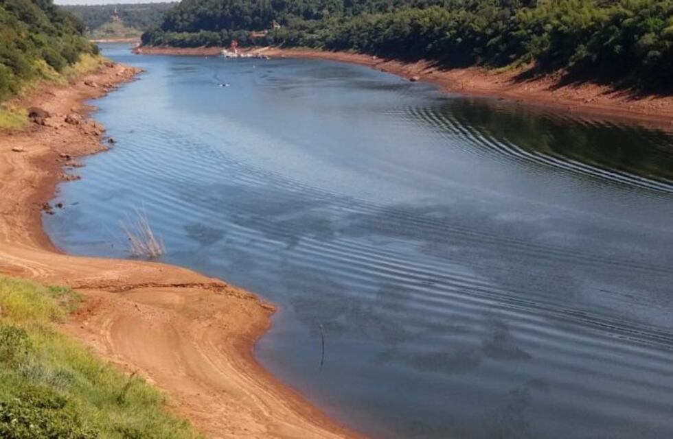 El caudal del río Iguazú en su nivel mínimo a la altura de las Cataratas