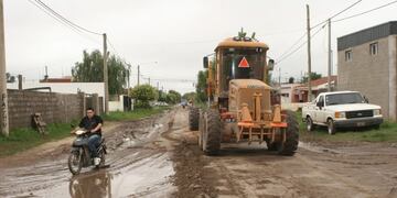 Hasta que no mejore el clima no se repararán la calles de tierra