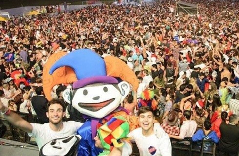 Patota le pegó un ladrillazo en la cabeza a un joven y lo dejó desnudo tras una fiesta