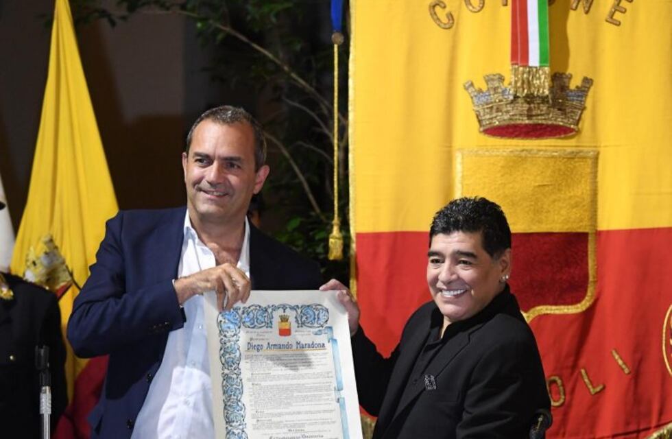 Maradona, ciudadano honorario de Nápoles: "Nadie me quiso como ustedes"
