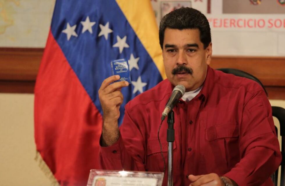 Nicolás Maduro aconseja criar conejos para combatir la escasez de alimentos