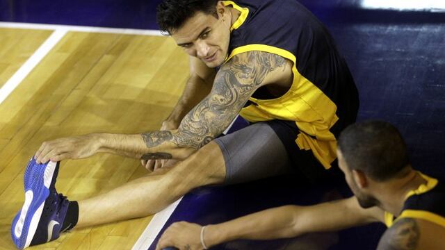 DYN51, BUENOS AIRES 06/03/2017, CARLOS DELFINO ESTA TARDE EN EL MICROESTADIO DE BASQUET DE BOCA JUNIORS DURANTE SU PRIMER ENTRENAMIENTO. FOTO: DYN/ALBERTO RAGGIO. buenos aires carlos delfino entrenamiento practica del equipo boca juniors basquet basquetbolistas entrenando