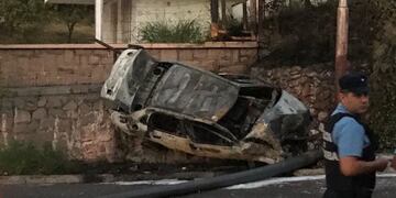 El conductor quedó atrapado entre las llamas y murió en el accidente en la Bajada del Cerro\u002E