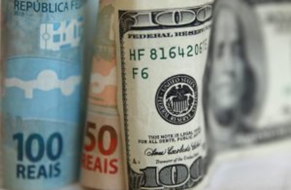 El dólar cerró el año a $16,12 para el público y subió casi 22% en 2016