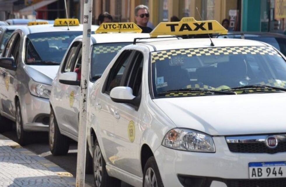 Aumenta la bajada de bandera de taxis en Corrientes