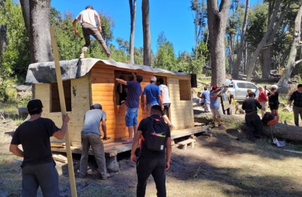 Vecinos de Villa Traful desalojaron una toma en un área protegida