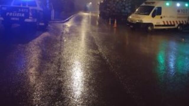 Motociclista herido tras impactar con un camión estacionado en Panambí.