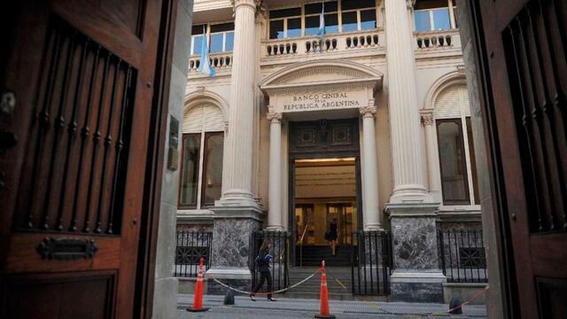El proyecto de ley propone transferir todos los depósitos bancarios al BCRA (Foto Clarín)