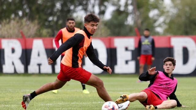Juan Sforza es número puesto para ocupar uno de los lugares vacantes en el mediocampo.