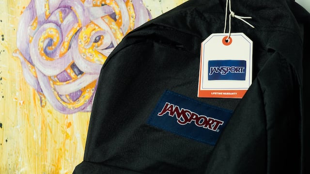 ¿Conviene comprar en Chile?: esto es lo que vale una mochila JanSport.