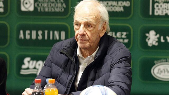 César Luis Menotti sufrió una caída en su hogar y debió ser internado. Foto: La Voz.