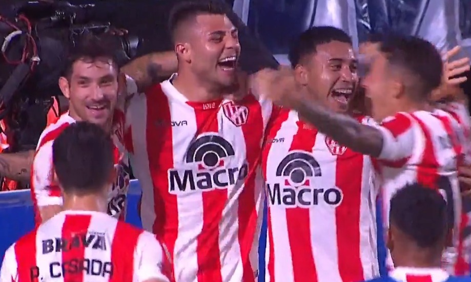 Ignacio Russo marcó el primer gol con la casaca albirroja.