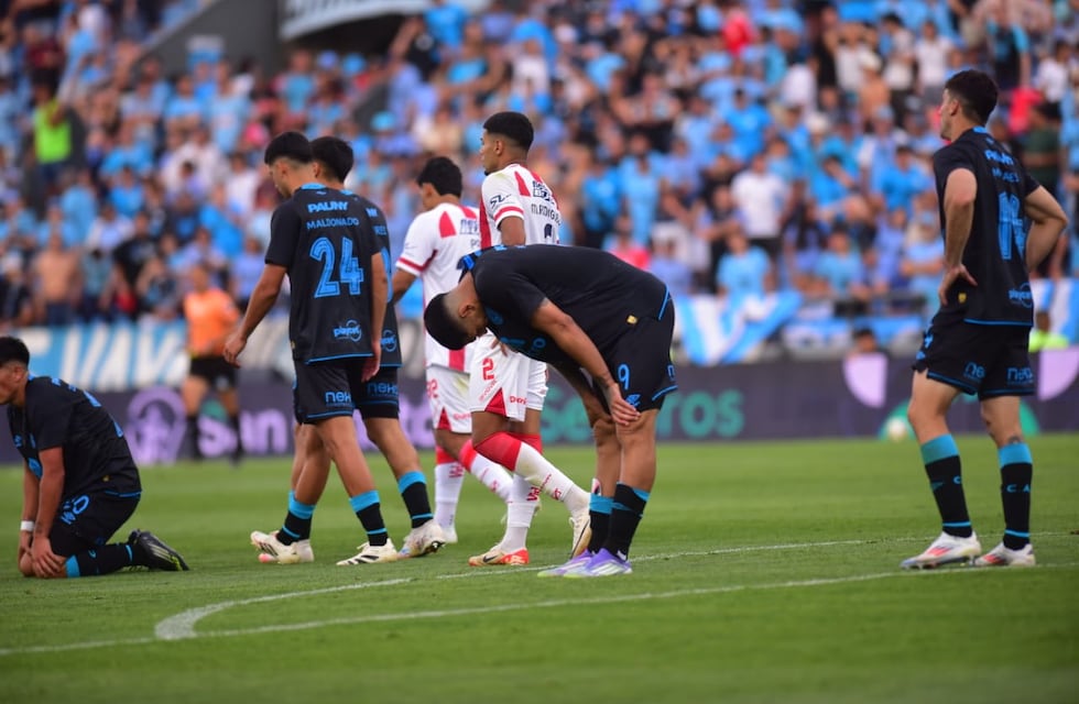 Belgrano se quedó afuera de todo: el reclamo de los hinchas que explotó en las tribunas